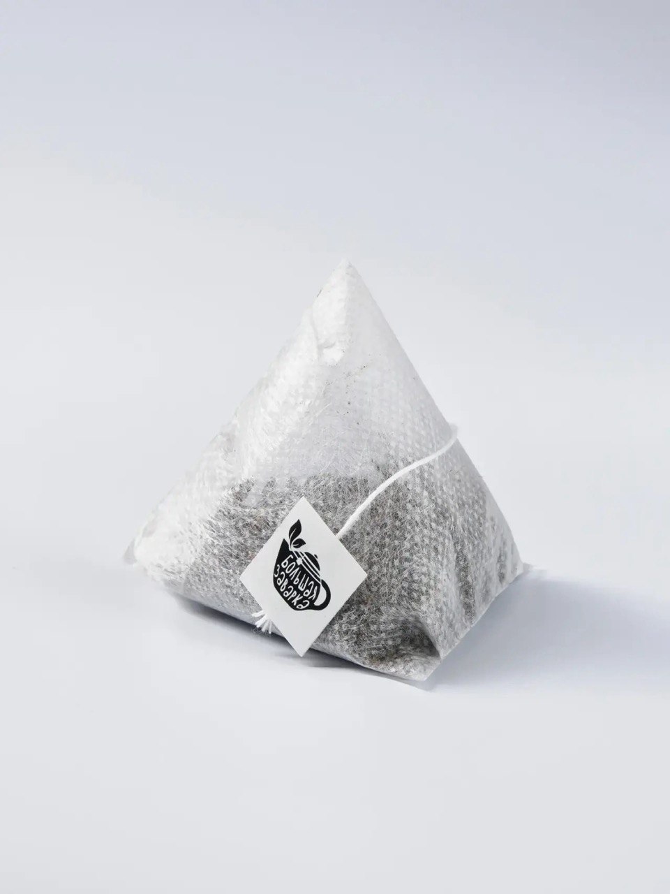 Крупный пакетик и чайный лист Большая заварка